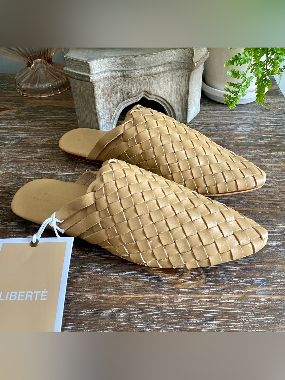 Liberte Prague Woven Cowhide Leather Mule Slip On Flats Shoes Womens 7 Cream Tan - Picture 7 of 9